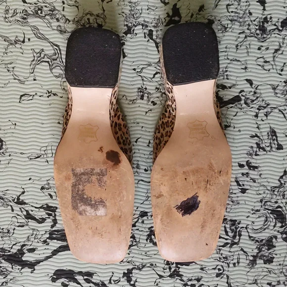 Vintage suede cheetah print mules - Picture 9 of 9